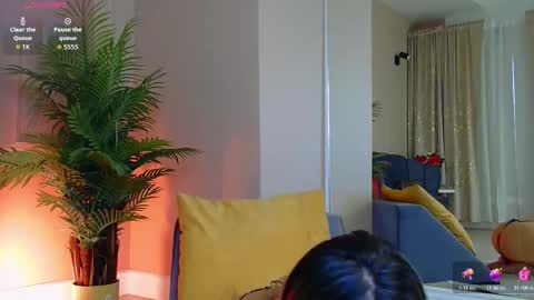 AVRILL CYRUX online show from February 3, 7:13 am