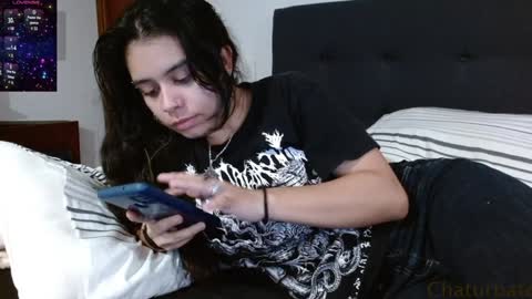 Avril Thompson online show from December 5, 12:30 am