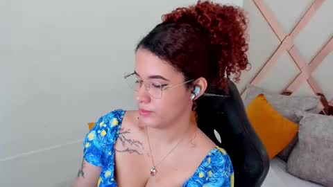 Avril  online show from March 3, 12:00 pm