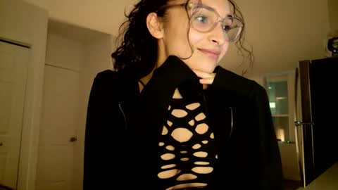 Avaia online show from February 20, 3:03 am