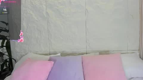 Avy  online show from November 22, 11:31 am