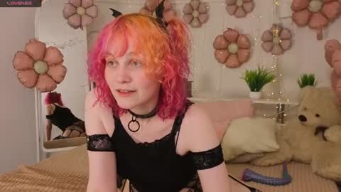 Snapshot of awawrin chatting on July 11, 9:49 pm Awi online show from July 11, 9:49 pm