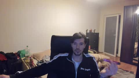 Justin online show from March 8, 2:04 am