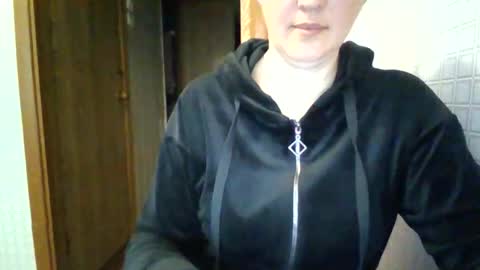 Snapshot of awesomeladyy chatting on May 12, 9:17 am awesomeladyy online show from May 12, 9:17 am
