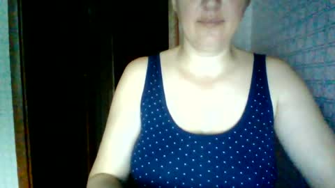 Snapshot of awesomeladyy chatting on June 15, 6:59 am awesomeladyy online show from June 15, 6:59 am