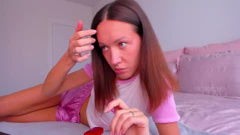 Awgustina online show from April 22, 8:39 am