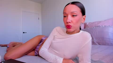 Snapshot of awgustina_sweetheart22 chatting on May 6, 8:30 am Awgustina online show from May 6, 8:30 am