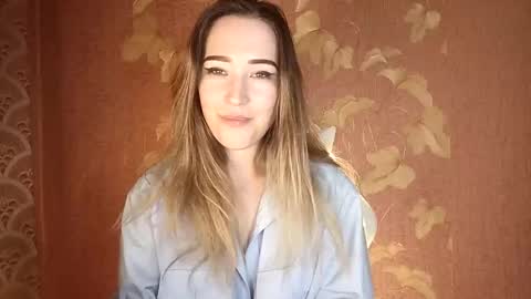 Snapshot of awora_wolf chatting on September 18, 8:33 pm Awora Wolf online show from September 18, 8:33 pm