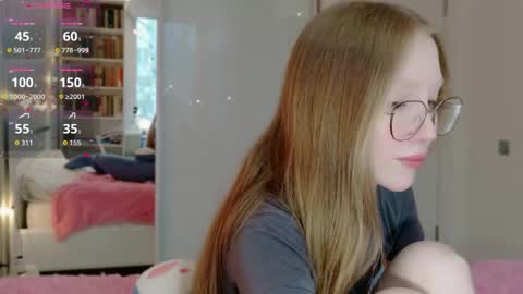 Aurora online show from April 22, 1:45 pm