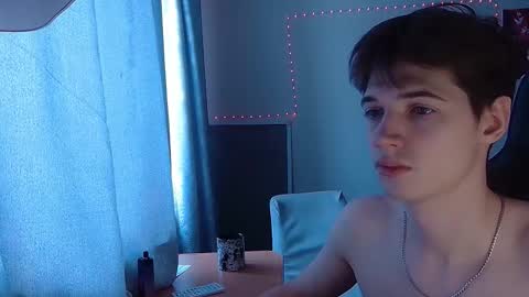 axel_0ne online show from February 10, 8:07 am