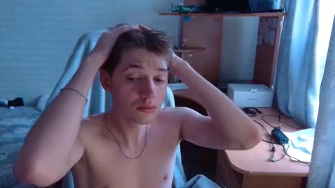 Snapshot of axel_0ne chatting on March 12, 7:03 am axel_0ne online show from March 12, 7:03 am
