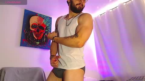 Snapshot of axel_7070 chatting on May 31, 1:07 pm Independiente Model online show from May 31, 1:07 pm