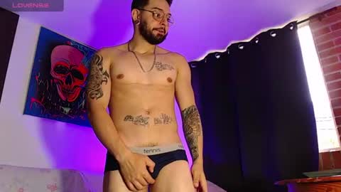 Independiente Model online show from July 15, 10:15 pm