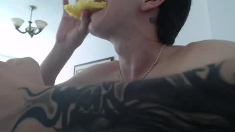 Snapshot of axel__master chatting on June 13, 6:39 pm axel__master online show from June 13, 6:39 pm