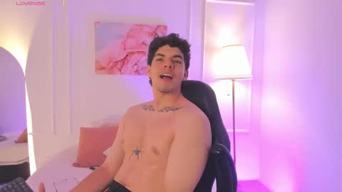 Yooung King  online show from February 13, 2:46 pm