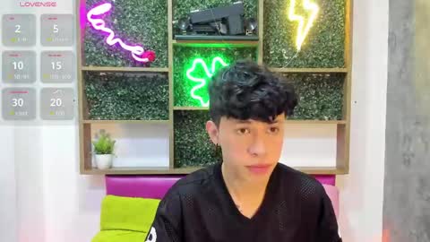 Axel Evanss online show from April 18, 12:20 pm