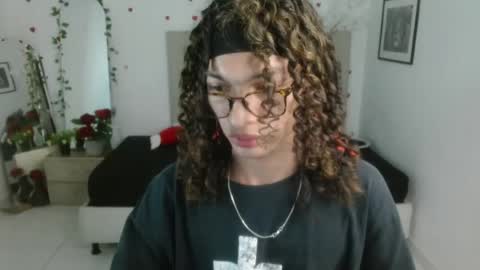 Axel online show from June 8, 1:28 am