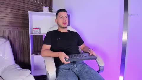 axel_grey_ online show from October 22, 12:16 pm