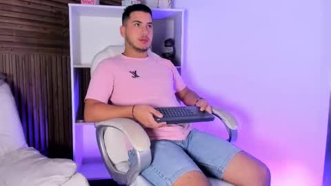 axel_grey_ online show from December 2, 12:10 pm