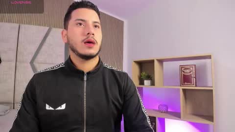 axel_grey_ online show from February 15, 12:36 pm