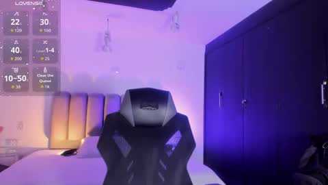 axel_grey_ online show from June 2, 4:36 am
