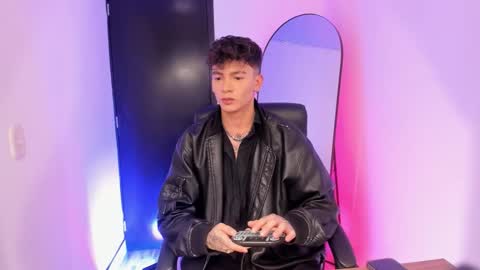 Axel online show from December 23, 3:26 am