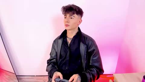 Axel online show from January 18, 11:41 pm