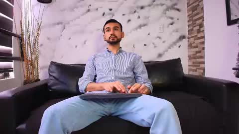 Snapshot of axel_moon_s chatting on November 3, 3:46 pm Axel Moon online show from November 3, 3:46 pm