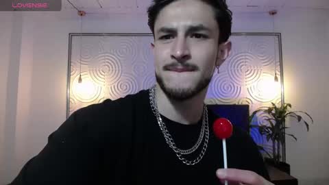 Axel  online show from May 19, 12:44 pm