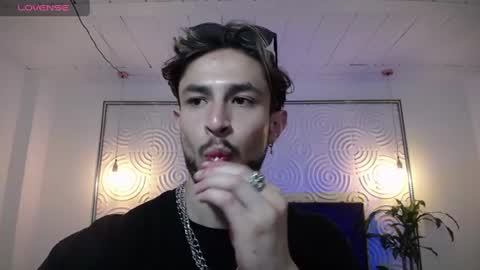Snapshot of axel_porn_ chatting on June 29, 10:15 am Axel online show from June 29, 10:15 am