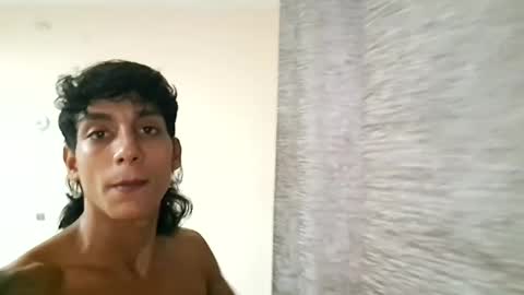 Snapshot of axel_rosse2 chatting on July 14, 7:24 am axel_rosse2 online show from July 14, 7:24 am
