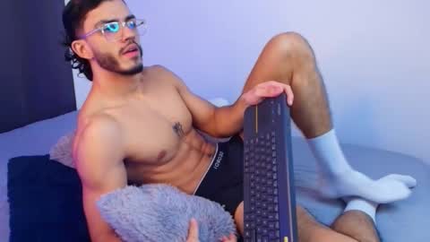 Snapshot of axel_stein03 chatting on December 2, 12:49 am axel stein NEW ACCOUNT online show from December 2, 12:49 am