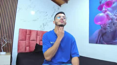 Axel  online show from December 2, 3:04 am