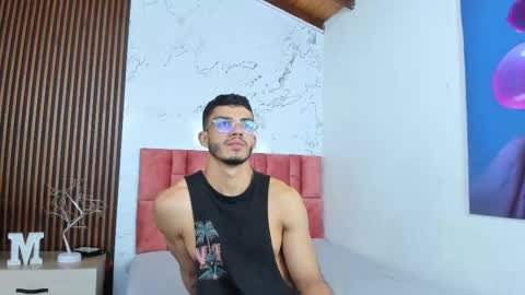 Axel  online show from December 3, 4:36 am