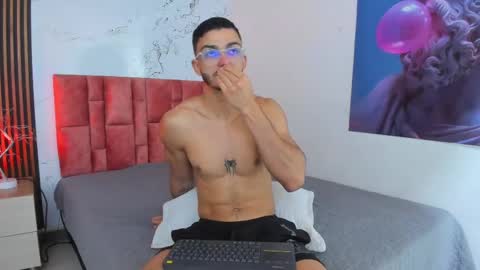 Axel  online show from December 6, 6:26 am