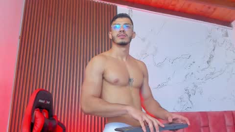 Axel  online show from December 19, 10:02 am