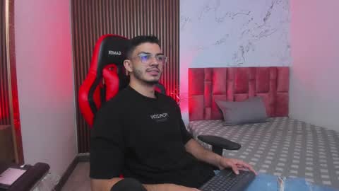 Axel  online show from December 28, 4:30 am