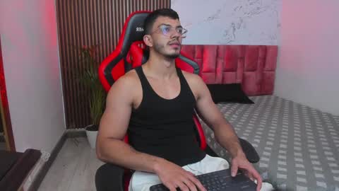 Axel  online show from January 8, 3:40 am