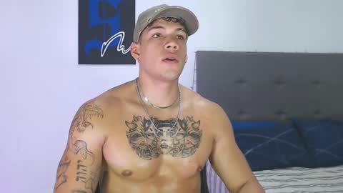 INDEPENDENT MODEL  online show from December 28, 12:15 am