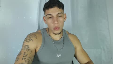 INDEPENDENT MODEL  online show from January 31, 12:28 am