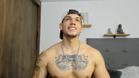 INDEPENDENT MODEL  online show from September 20, 1:50 am