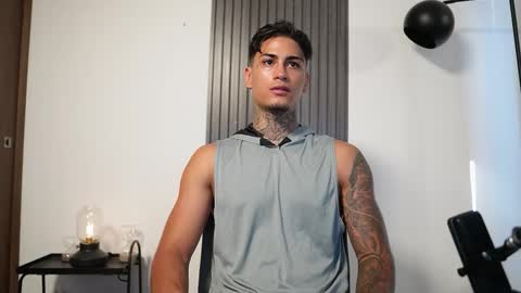 Snapshot of axel_villa chatting on October 21, 7:47 pm Agustin online show from October 21, 7:47 pm
