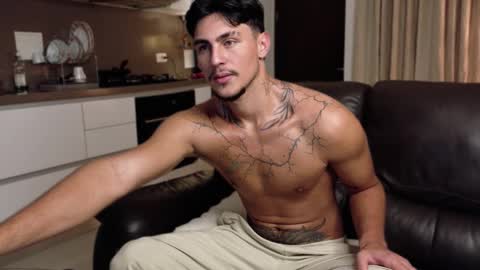 axelblack7 online show from January 14, 7:03 am