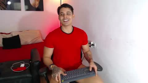 Snapshot of axell_dior chatting on July 11, 1:41 am axell online show from July 11, 1:41 am