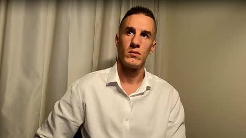 Axl online show from September 12, 6:41 pm