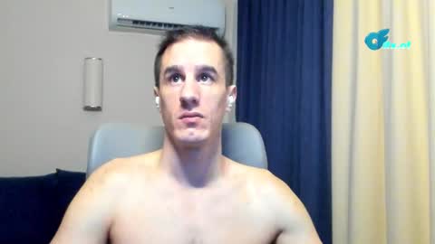 Axl online show from February 3, 2:53 am