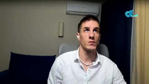 Axl online show from February 19, 2:18 am