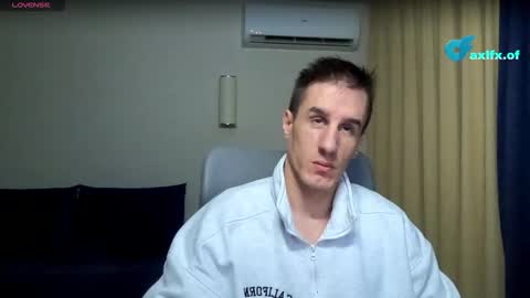 Axl online show from February 25, 11:36 pm