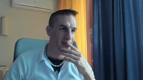 Axl online show from April 23, 12:29 pm