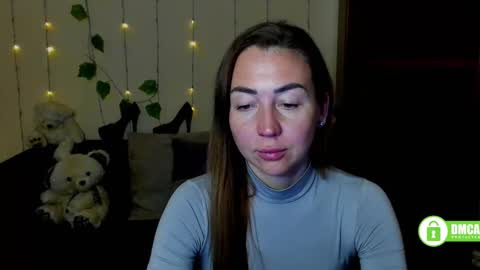 Jully online show from March 6, 6:26 pm